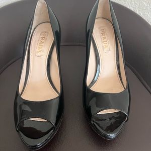 PRE-OWNED PRADA BLACK PATENT LEATHER PEEP TOE PUMPS Size 37.5 37 1/2